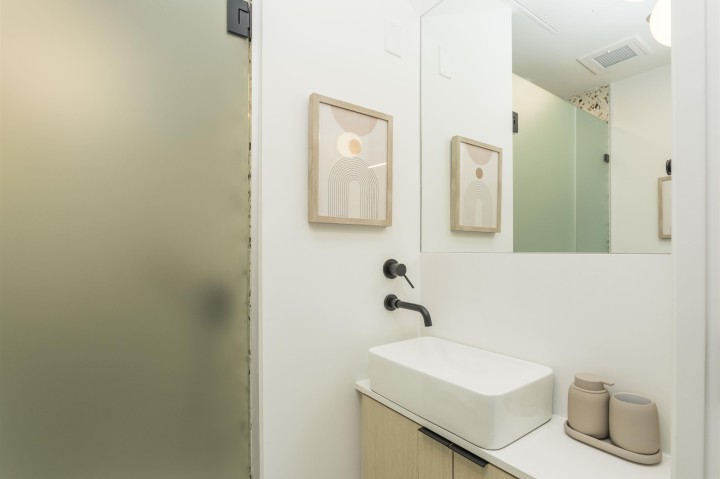 Photo 17 at 426 - 2471 St. George Street, Mount Pleasant VE, Vancouver East