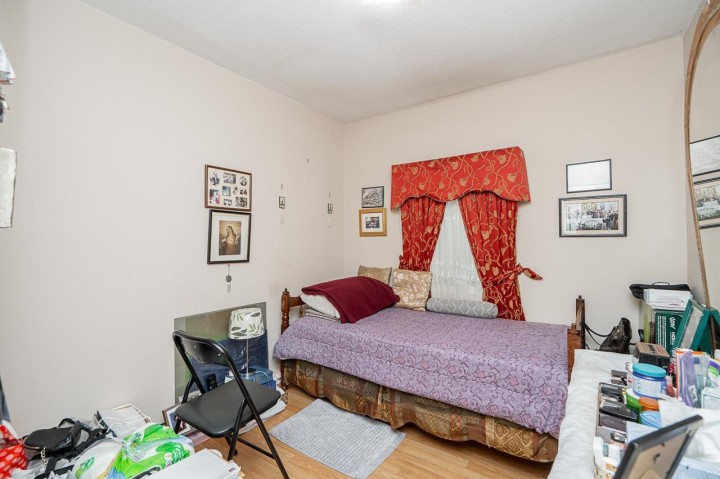 Photo 13 at 4712 Victoria Drive, Victoria VE, Vancouver East