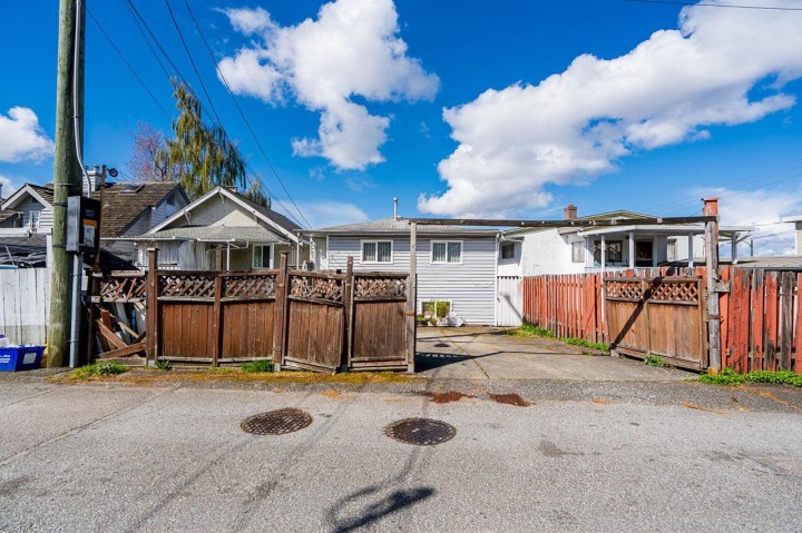 Photo 32 at 4712 Victoria Drive, Victoria VE, Vancouver East
