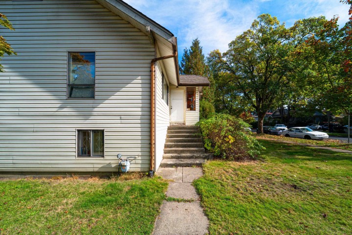 Photo 6 at 111 E 18th Avenue, Main, Vancouver East