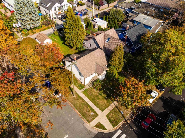Photo 12 at 111 E 18th Avenue, Main, Vancouver East