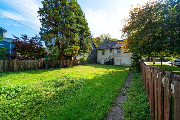Photo 7 at 111 E 18th Avenue, Main, Vancouver East