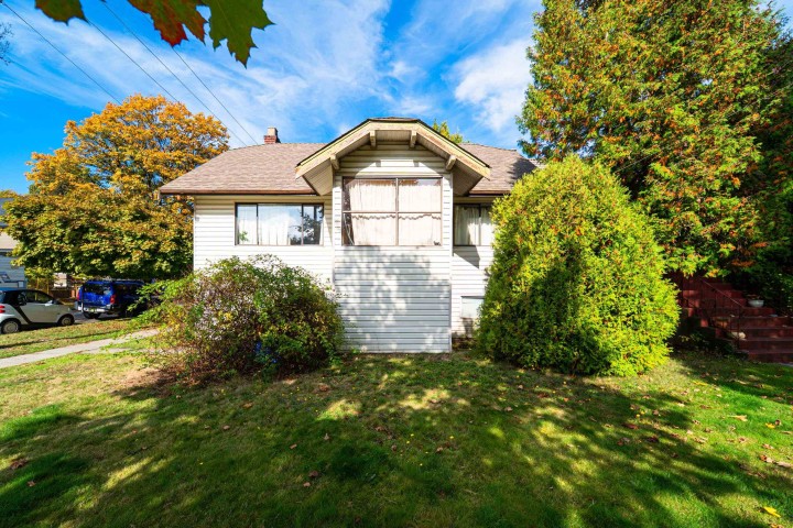 Photo 3 at 111 E 18th Avenue, Main, Vancouver East