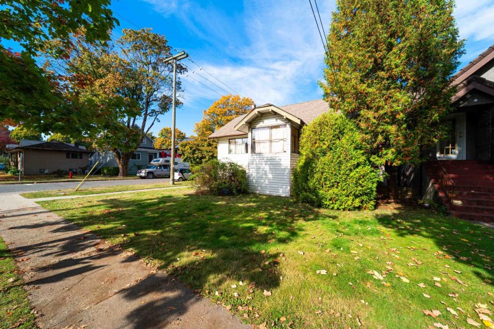 Photo 5 at 111 E 18th Avenue, Main, Vancouver East