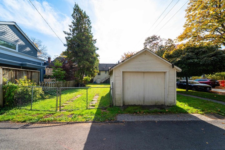 Photo 10 at 111 E 18th Avenue, Main, Vancouver East