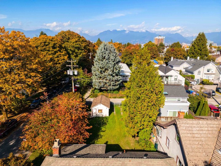 Photo 14 at 111 E 18th Avenue, Main, Vancouver East