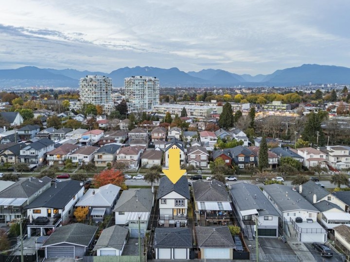 Photo 28 at 2216 Mannering Avenue, Victoria VE, Vancouver East