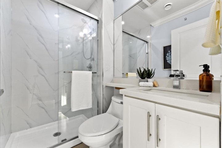 Photo 14 at 2216 Mannering Avenue, Victoria VE, Vancouver East