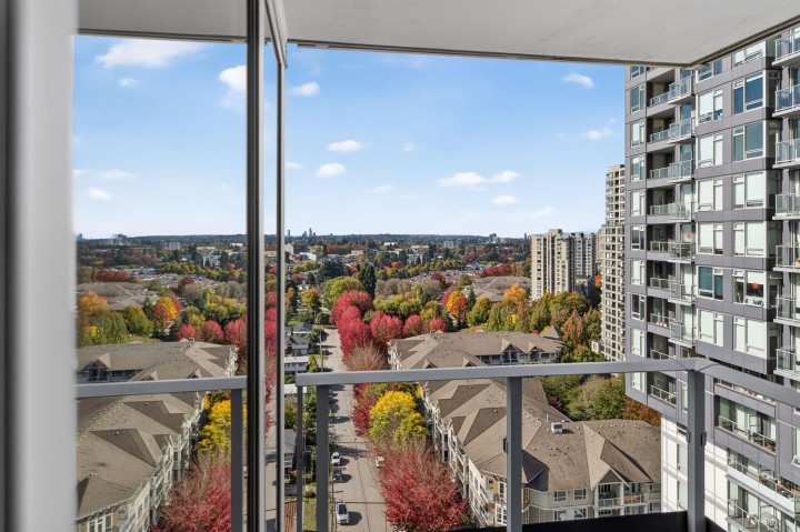 Photo 27 at 1702 - 5515 Boundary Road, Collingwood VE, Vancouver East