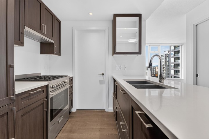 Photo 9 at 1702 - 5515 Boundary Road, Collingwood VE, Vancouver East