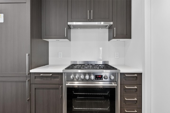 Photo 10 at 1702 - 5515 Boundary Road, Collingwood VE, Vancouver East