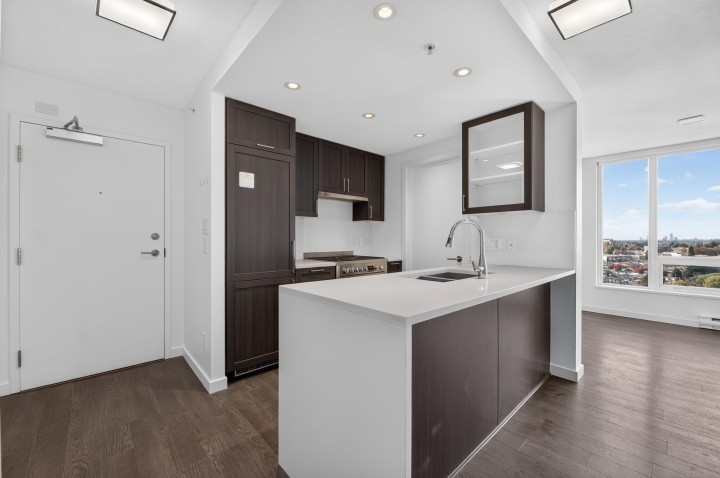 Photo 11 at 1702 - 5515 Boundary Road, Collingwood VE, Vancouver East
