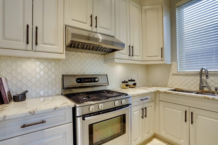 Photo 11 at 3760 W 17th Avenue, Dunbar, Vancouver West