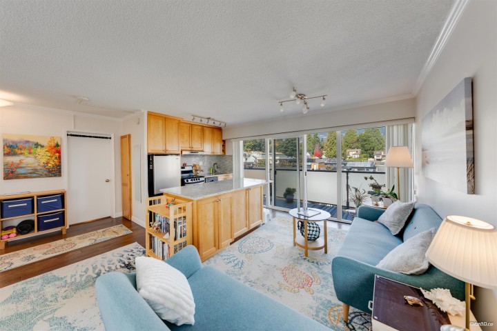 Photo 8 at 403 - 1845 Bellevue Avenue, Ambleside, West Vancouver