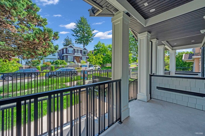 Photo 3 at 3417 Seaforth Drive, Renfrew Heights, Vancouver East