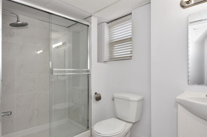 Photo 13 at 776 E 63rd Avenue, South Vancouver, Vancouver East