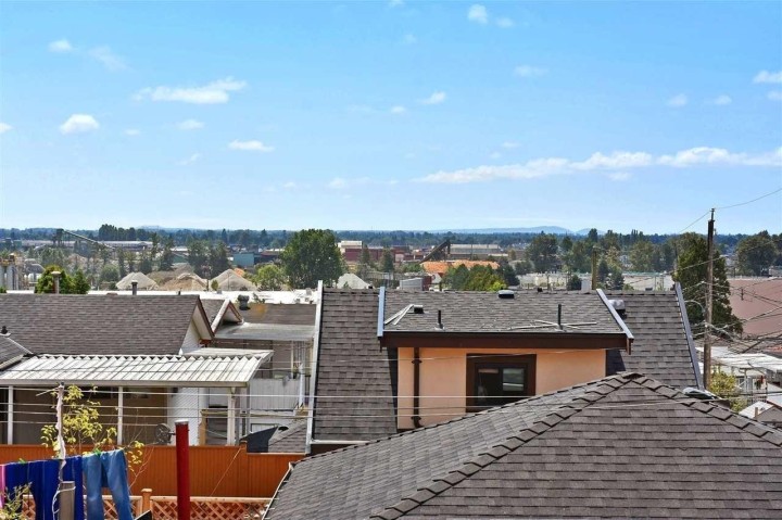 Photo 15 at 776 E 63rd Avenue, South Vancouver, Vancouver East