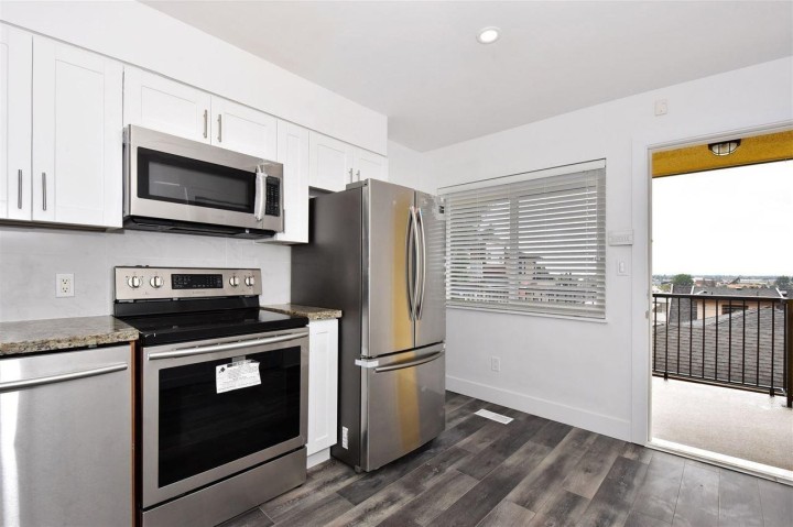 Photo 4 at 776 E 63rd Avenue, South Vancouver, Vancouver East