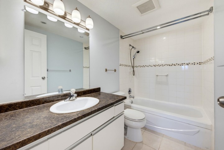 Photo 23 at 101 - 1040 E Broadway, Mount Pleasant VE, Vancouver East