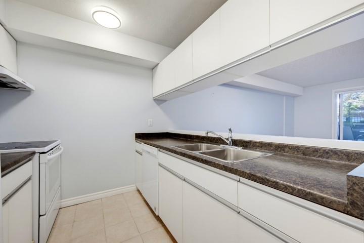 Photo 11 at 101 - 1040 E Broadway, Mount Pleasant VE, Vancouver East