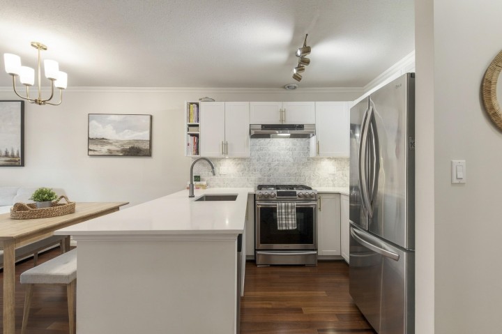 Photo 17 at 210 - 2181 W 10th Avenue, Kitsilano, Vancouver West