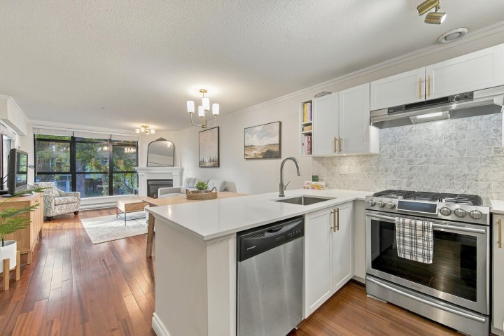 Photo 16 at 210 - 2181 W 10th Avenue, Kitsilano, Vancouver West
