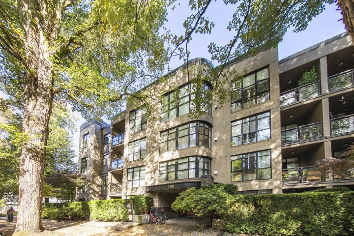 Photo 1 at 210 - 2181 W 10th Avenue, Kitsilano, Vancouver West