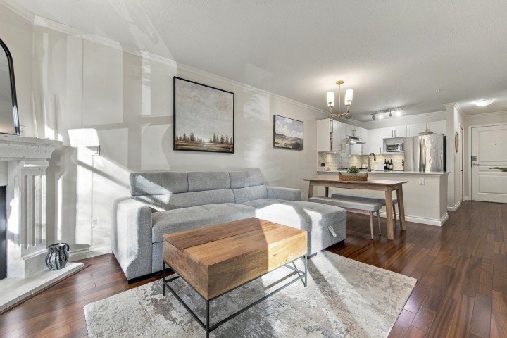 Photo 5 at 210 - 2181 W 10th Avenue, Kitsilano, Vancouver West