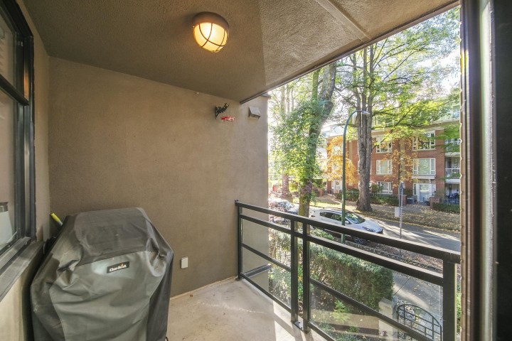 Photo 9 at 210 - 2181 W 10th Avenue, Kitsilano, Vancouver West