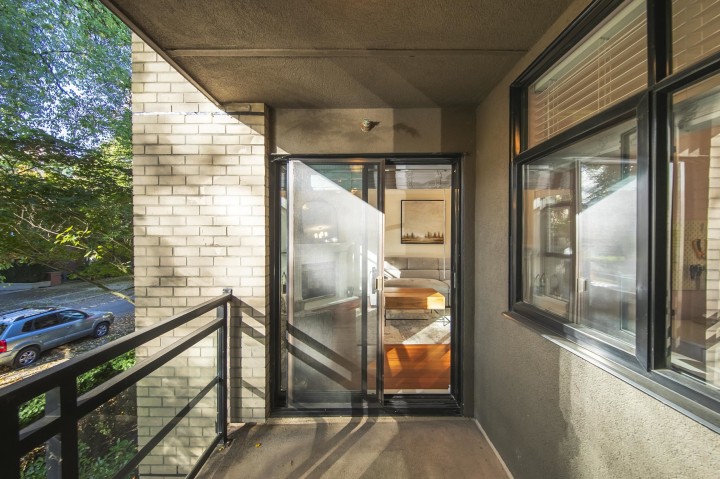 Photo 8 at 210 - 2181 W 10th Avenue, Kitsilano, Vancouver West