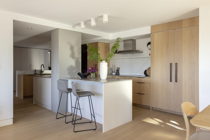 Photo 1 at 709 - 1490 Pennyfarthing Drive, False Creek, Vancouver West