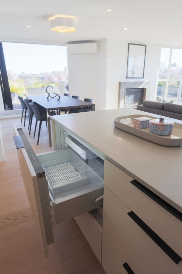 Photo 11 at 709 - 1490 Pennyfarthing Drive, False Creek, Vancouver West