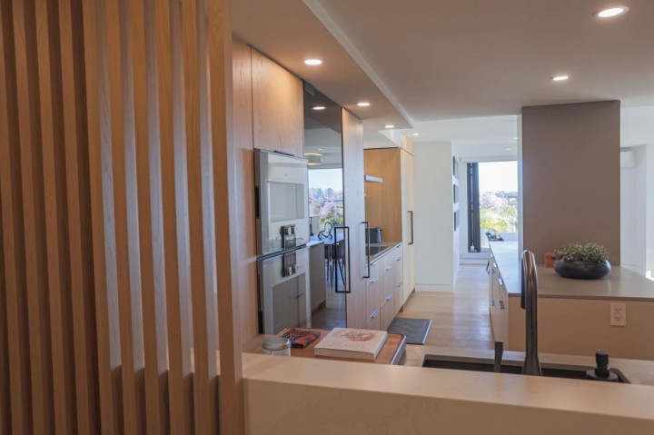 Photo 4 at 709 - 1490 Pennyfarthing Drive, False Creek, Vancouver West