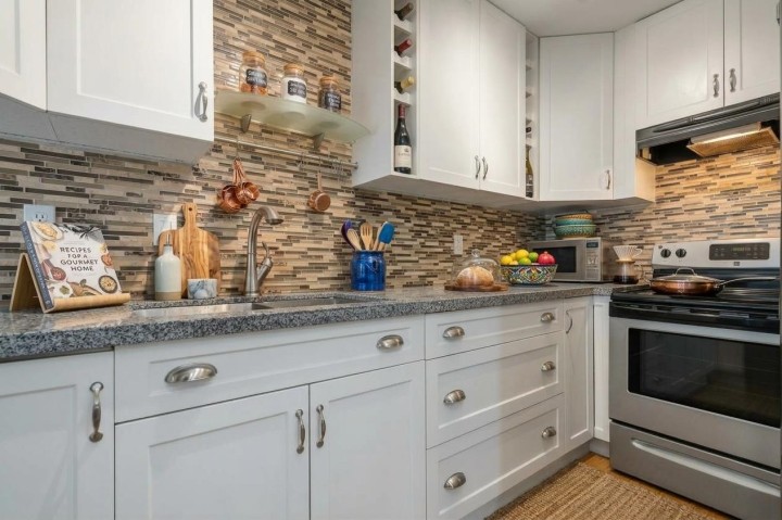 Photo 3 at 108 - 910 W 8th Avenue, Fairview VW, Vancouver West