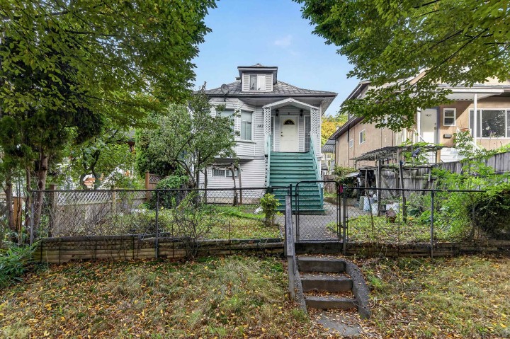 Photo 1 at 1429 E 11 Avenue, Grandview Woodland, Vancouver East