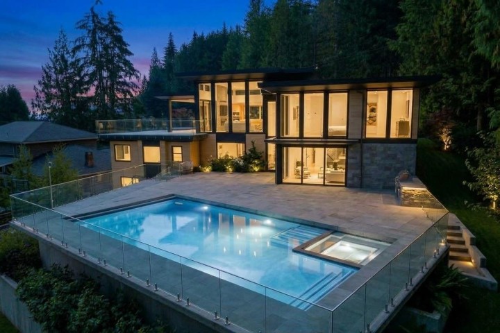 Photo 1 at 645 Ballantree Road, Glenmore, West Vancouver