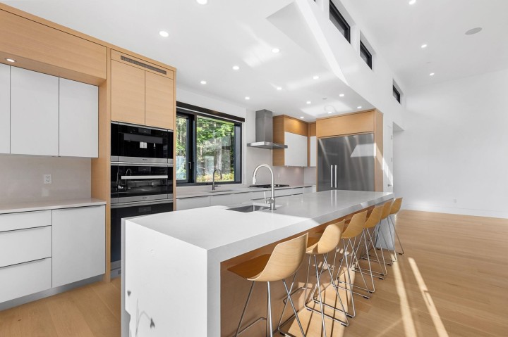 Photo 9 at 645 Ballantree Road, Glenmore, West Vancouver