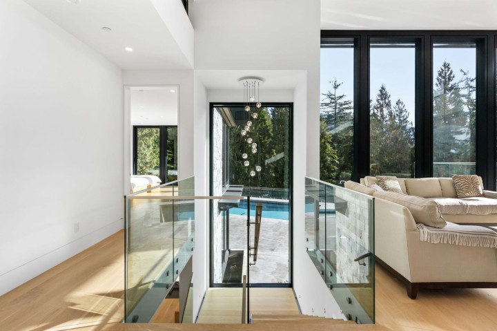 Photo 10 at 645 Ballantree Road, Glenmore, West Vancouver