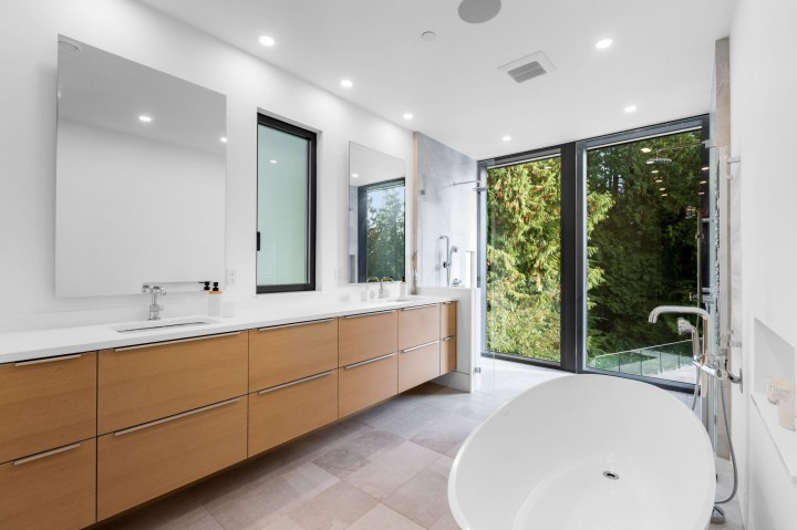 Photo 15 at 645 Ballantree Road, Glenmore, West Vancouver