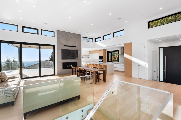 Photo 4 at 645 Ballantree Road, Glenmore, West Vancouver