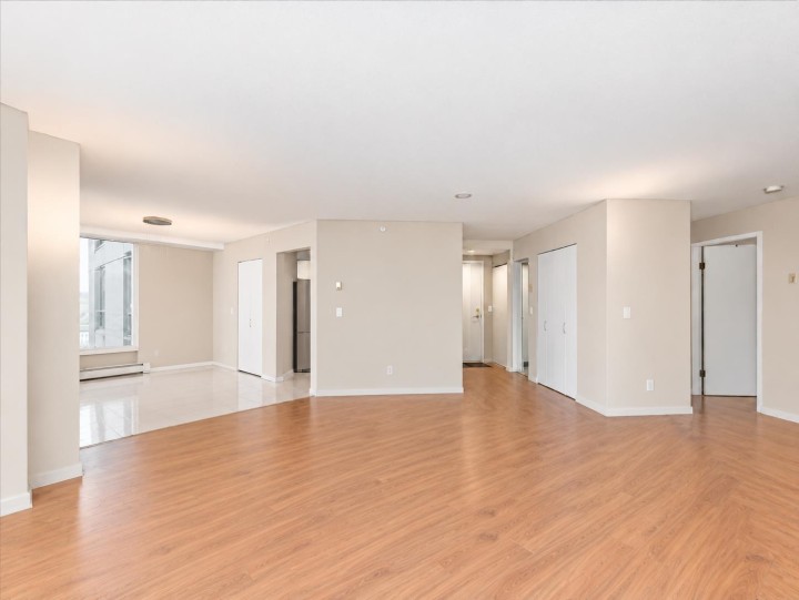 Photo 2 at 1206 - 388 Drake Street, Yaletown, Vancouver West