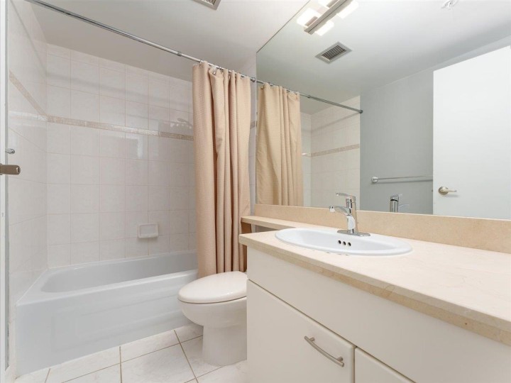 Photo 12 at 1206 - 388 Drake Street, Yaletown, Vancouver West