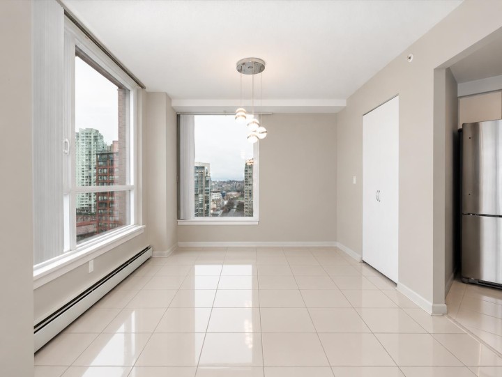 Photo 3 at 1206 - 388 Drake Street, Yaletown, Vancouver West