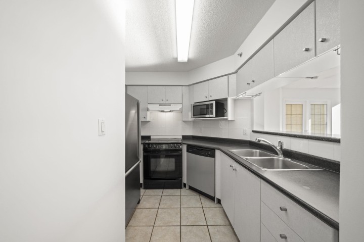 Photo 11 at 1008 - 822 Homer Street, Downtown VW, Vancouver West