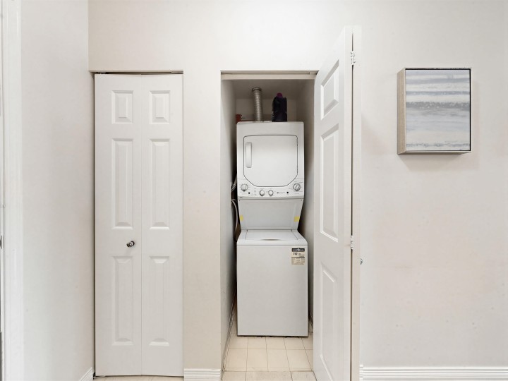 Photo 8 at 221 - 3769 W 7th Avenue, Point Grey, Vancouver West