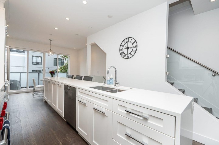 Photo 16 at 920 W 15th Avenue, Fairview VW, Vancouver West