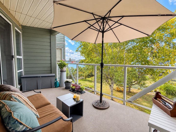 Photo 4 at 303 - 2080 E Kent Avenue South, South Marine, Vancouver East