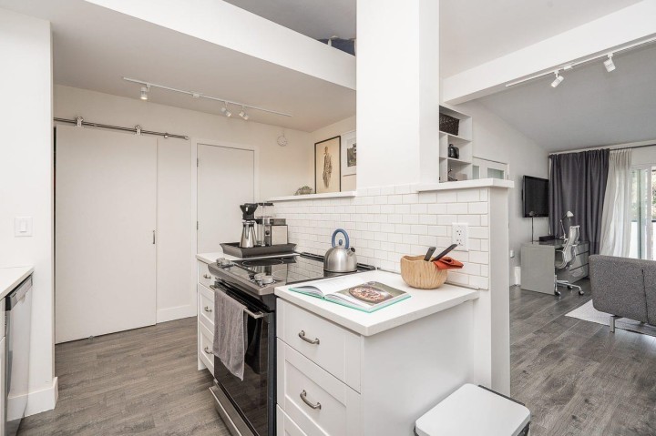 Photo 13 at 408 - 2333 Triumph Street, Hastings, Vancouver East