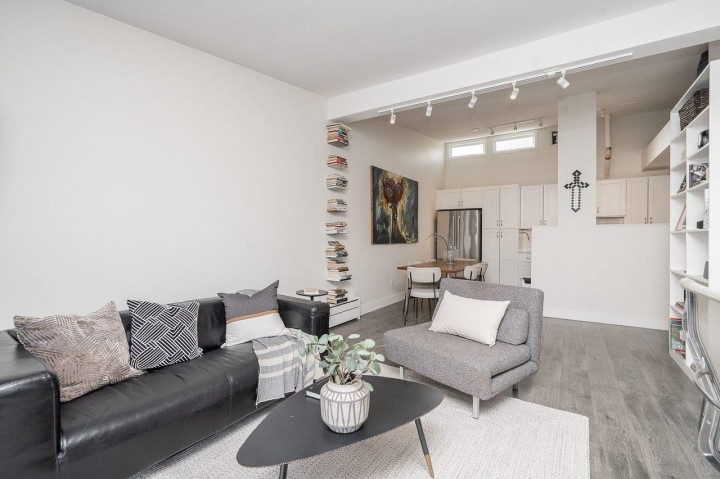 Photo 3 at 408 - 2333 Triumph Street, Hastings, Vancouver East