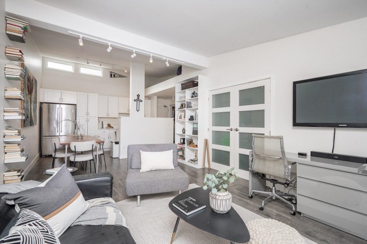 Photo 1 at 408 - 2333 Triumph Street, Hastings, Vancouver East